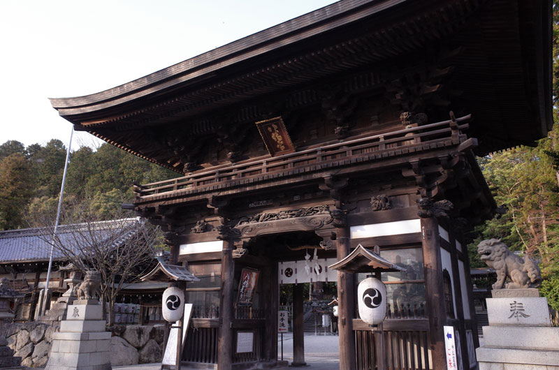 日牟禮八幡宮