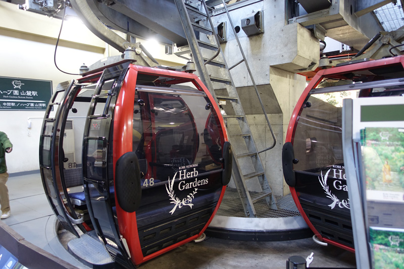 布引ハーブ園に行くロープウェイ