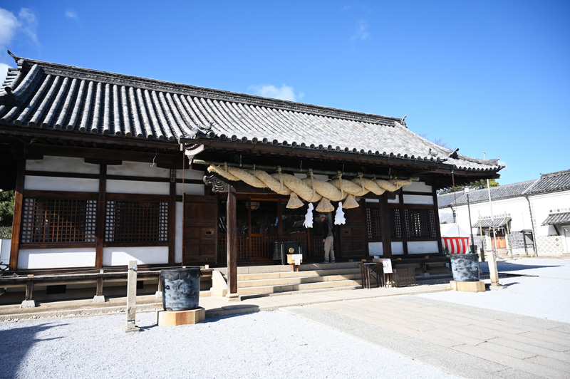 倉敷美観地区を見下ろす高台にある阿智神社の境内と景色