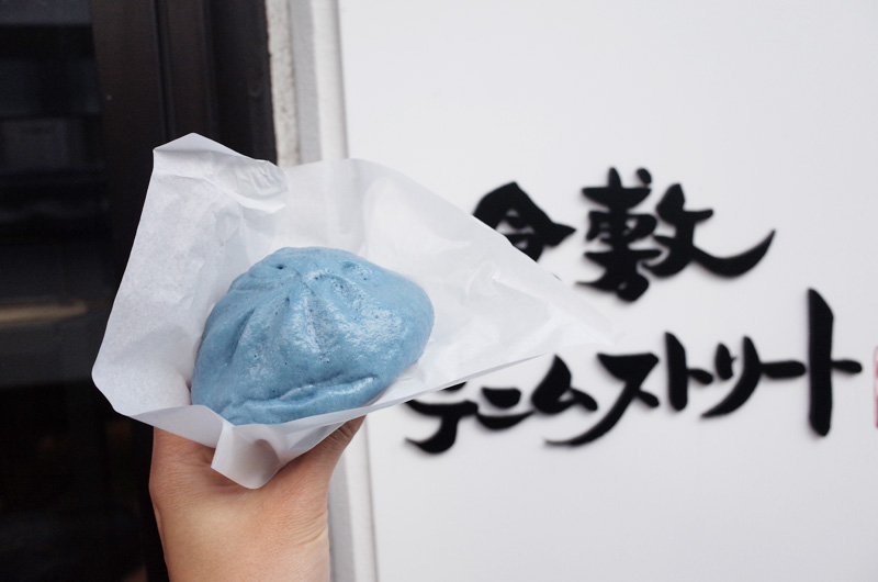 倉敷美観地区デニムストリートの名物デニムマン