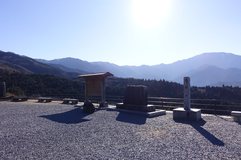 馬籠宿展望台から見た恵那山の景色