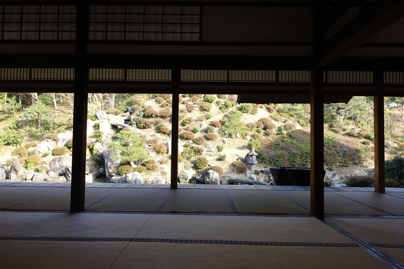 大書院から眺める智積院の庭園